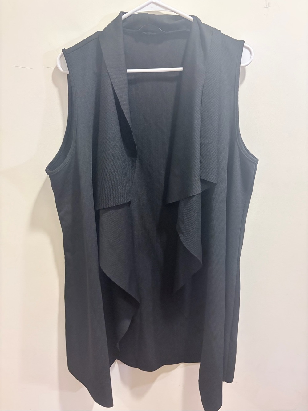 SHEIN Black Sleeveless Drape Front Vest